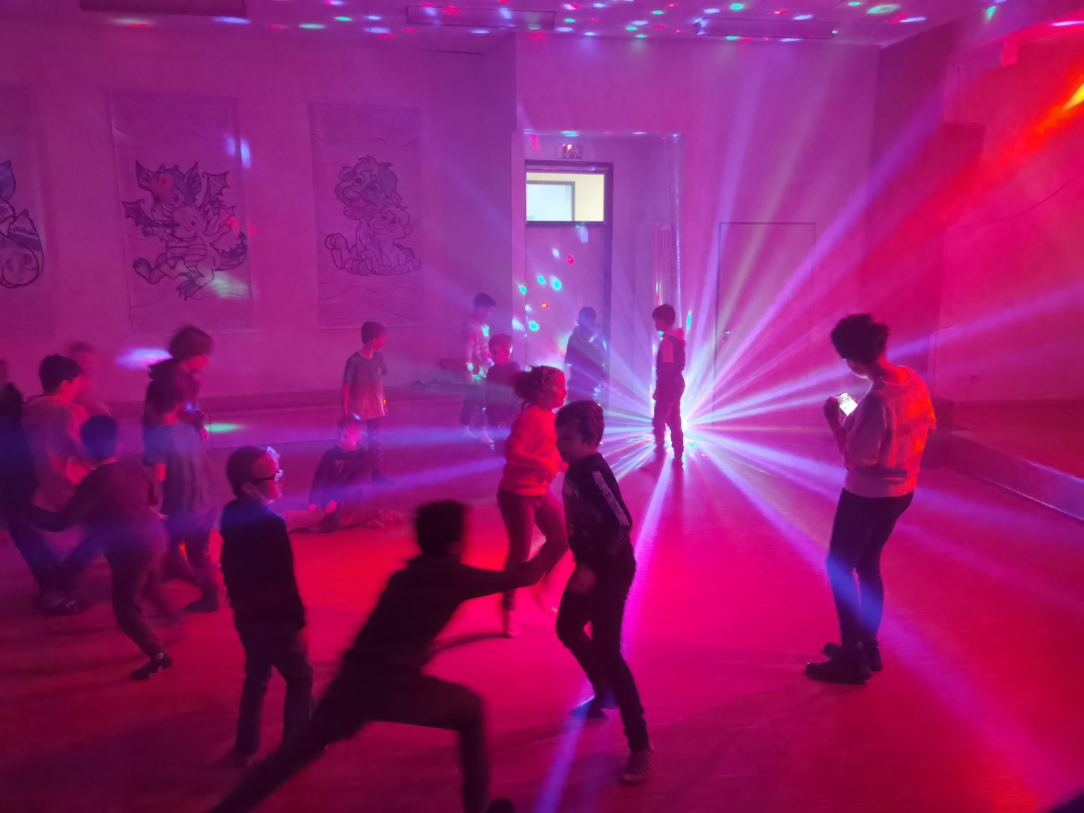 disco-in-der-hws-hundertwasser-schule